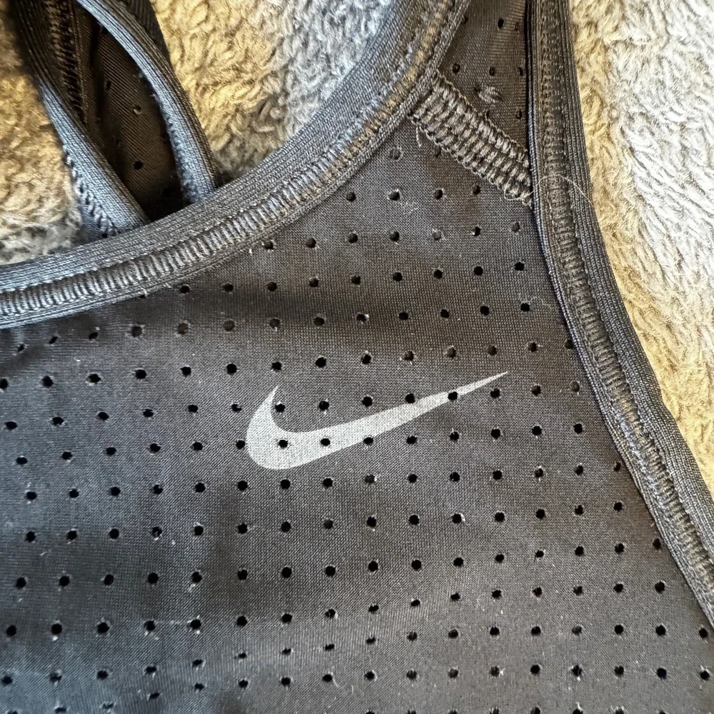 Nike Classic Cross Back Sports Bra Black Perforated Dri-FIT Medium Support Small
